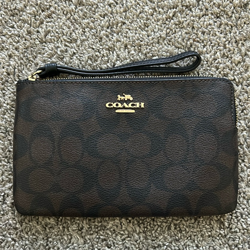 Large Coach Corner Zip Wristlet